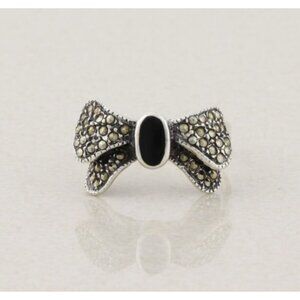 Sterling Silver Onyx and Marcasite Bow Ring Size 8 1/4